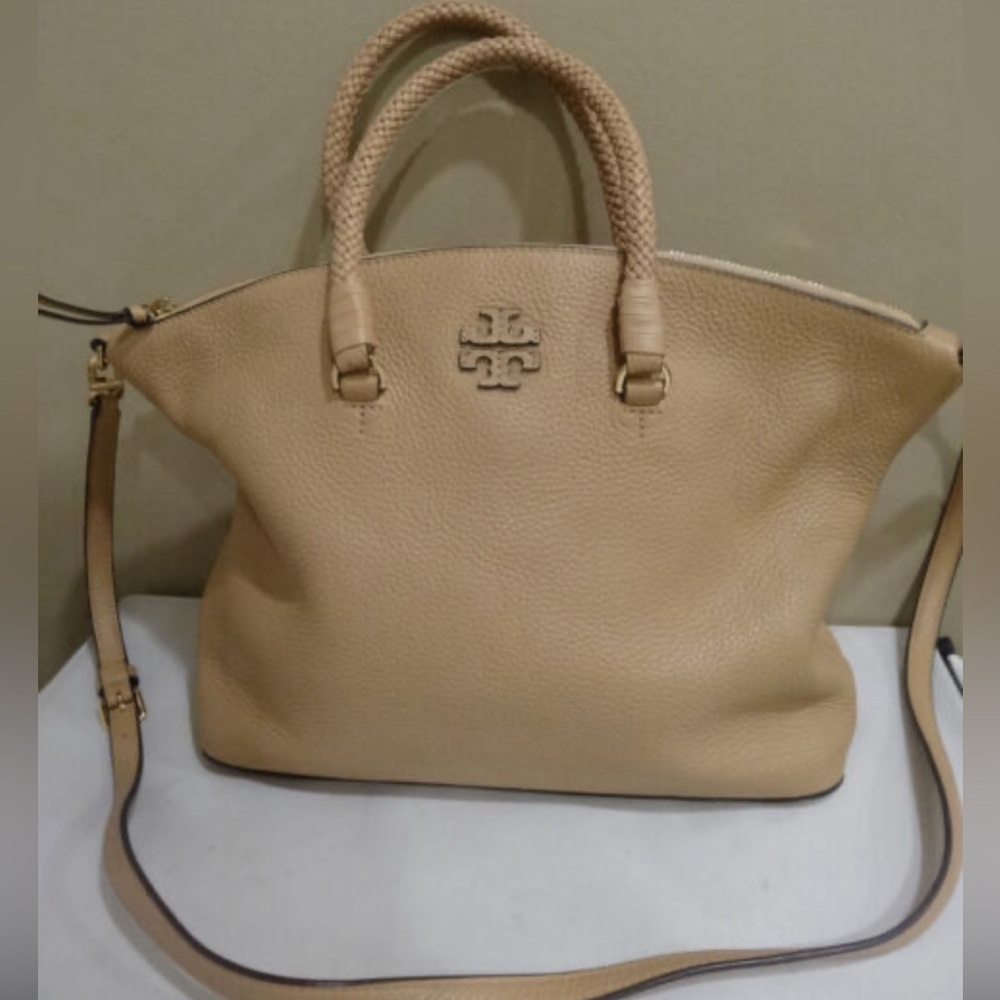 Beige Tory Burch tote